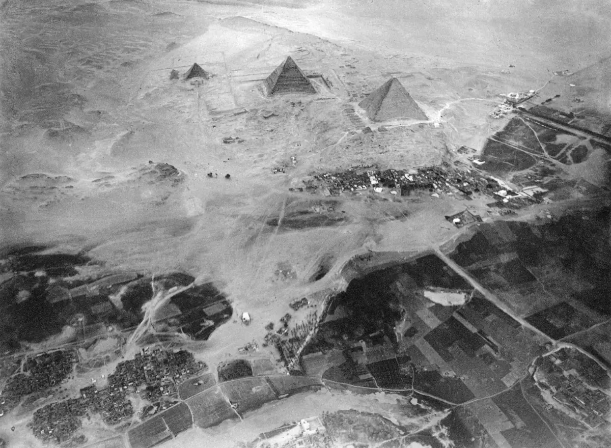 The Giza pyramids photographed from a balloon by Eduard Spelterini